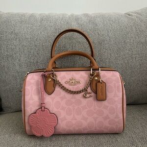 NWT！COACH Medium Rowan Satchel Bag In Signature With Charms（CEA18）powder pink